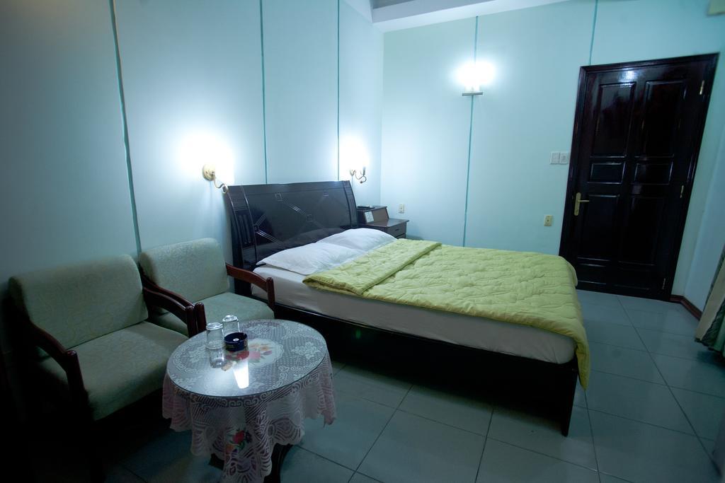 Golden Gate 1 Hotel Da Nang Room photo